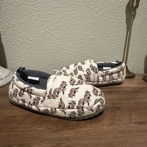 Carter's Boys Dinosaur Theme Slippers Size 9/10 - Picture 1 of 10